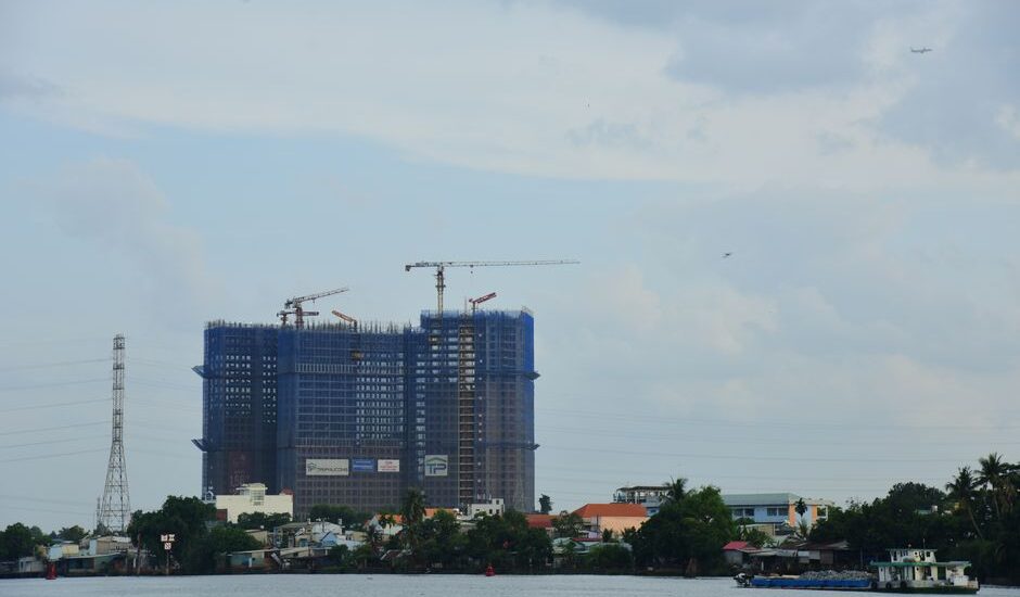 Kiểm soát Tín dụng Bất động sản 2024: Thị trường đối mặt thách thức và cơ hội thanh lọc