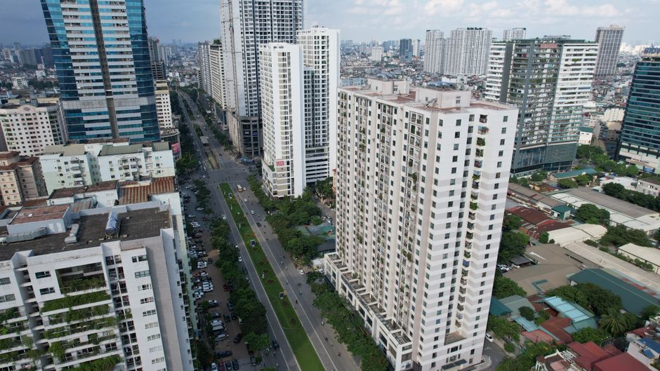 Thị trường căn hộ Hà Nội sôi động trở lại: Giao dịch tháng 7 tăng vọt 15%