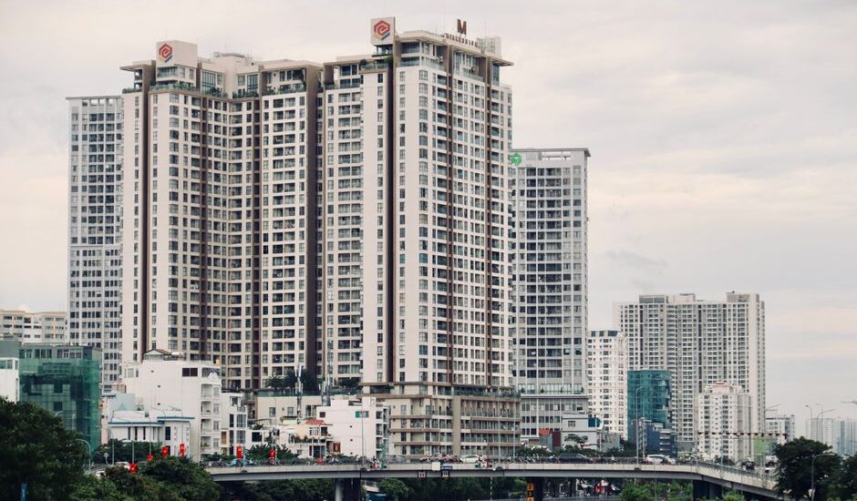 Thị trường căn hộ TP.HCM phục hồi: Dòng tiền ưu tiên phân khúc trung cấp trong tháng 8/2026